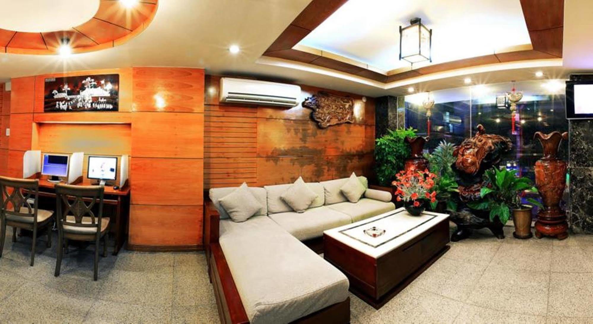 Carina Hotel Nha Trang Buitenkant foto