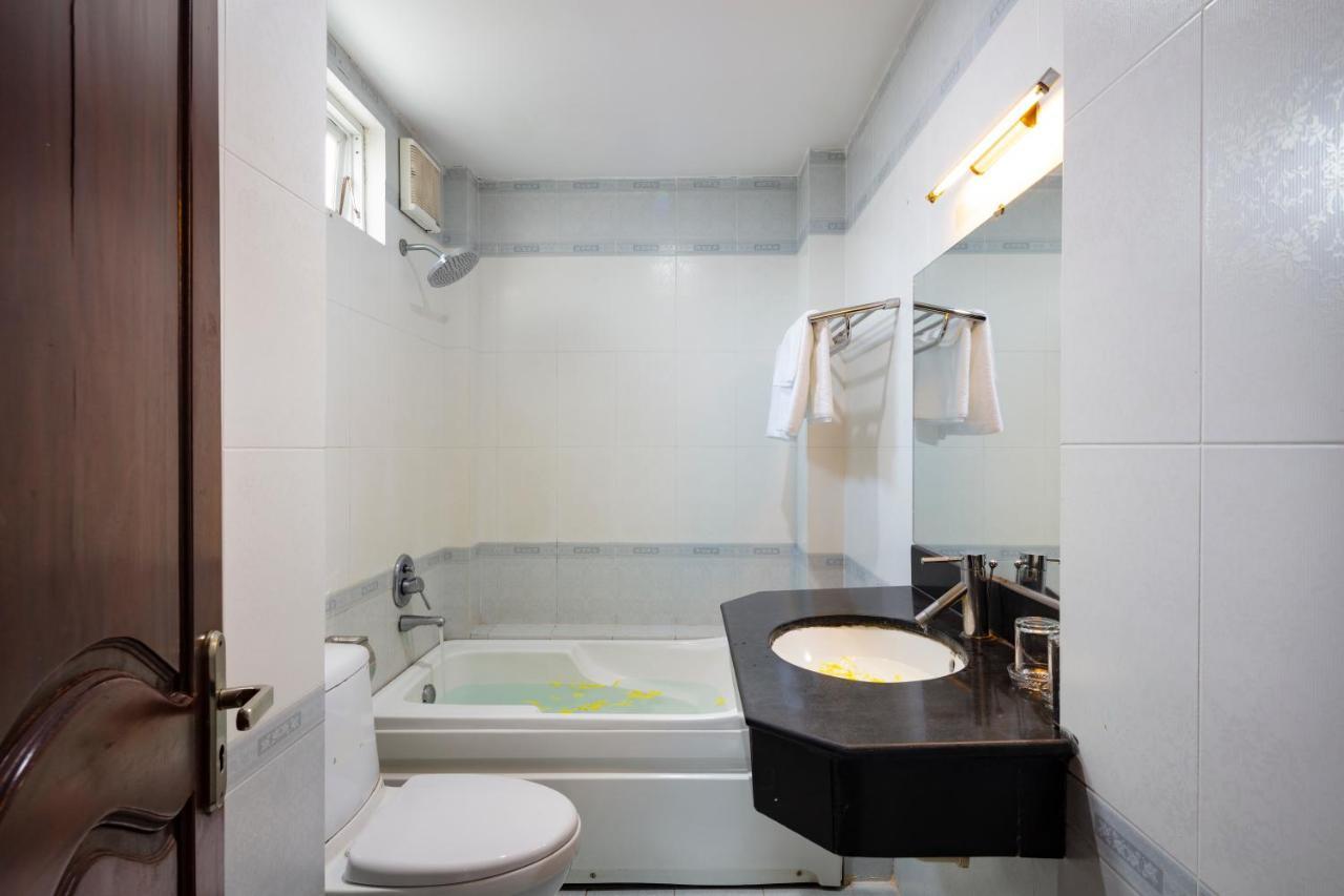 Carina Hotel Nha Trang Buitenkant foto